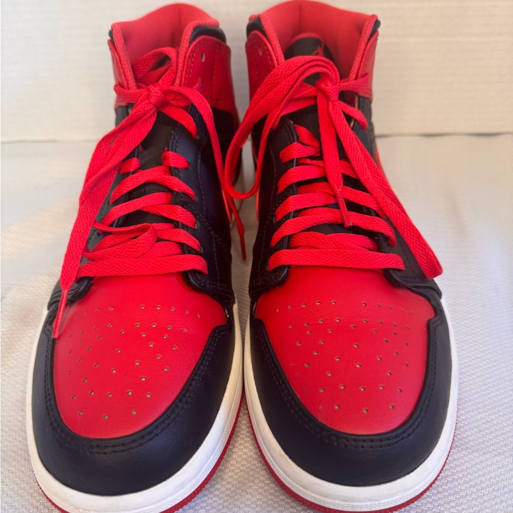 Nike Air Jordan 1 Mid Bred Black Red Sneakers Mens Size 10